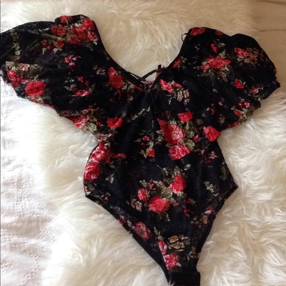 Floral, Lace V Back & Front Bodysuit - Picture 6 of 8